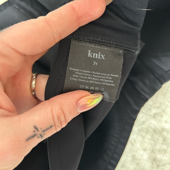 Lot of 6 sports bras (4 Knix, 1 Under Armour, 1 Glamorise sport) - Picture 3 of 7